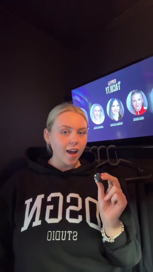 Choosing the right songs can be stressful … so here’s 10 songs you could possibly add to your knowledge ✨
What’s your favourite MT contemporary song?
#musicaltheatre #performingarts #theatreschool #rep #singing