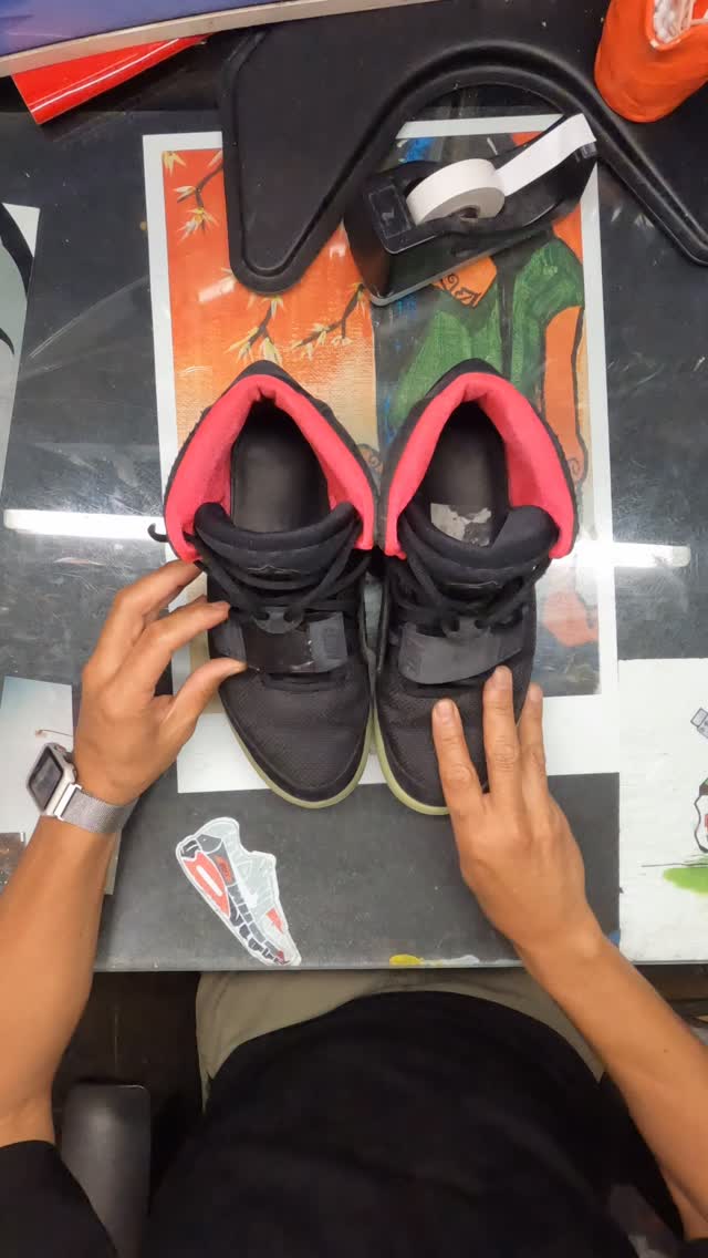 ☀️ Got these Solar Yeezy 2s strapped back up.
#solar #yeezy #nike #kanye #illery