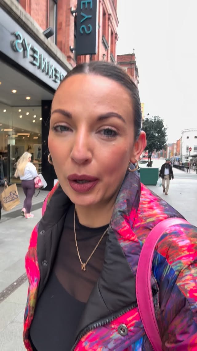 Last minute outfit in Penneys for @gorillaz concert 🎶
#gorillaz #dublin #primark #concertoutfit