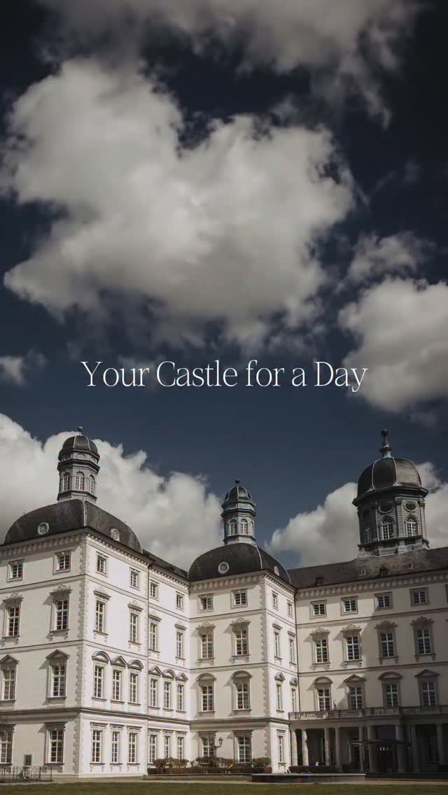 Ein paar Eindrücke von dem Event "Your Castle for a day" im wunderschönen Schloss Bensberg am Sonntag.
Gemeinsam mit vielen geschätzten Kollegen durften wir unsere Arbeiten im Ballsaal repräsentieren. Ich habe zum ersten Mal einen kleinen Vortrag zum Thema Hochzeitsfotografie gehalten und tolle Gespräche mit zukünftigen Brautpaaren geführt.
Vielen Dank für den besonderen Tag.
#schlossbensberg #hochzeitsfotografie