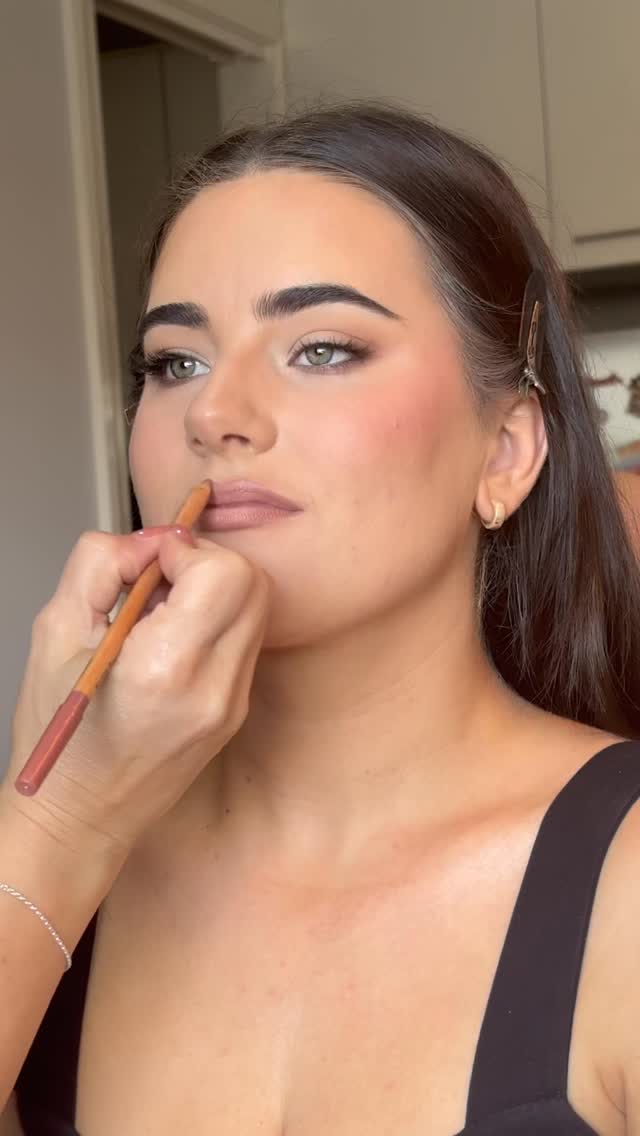 That smile says it all 🤍
Bridesmaids deserve to feel just as special ✨
Soft glam that enhances your natural beauty, photographs flawlessly, and lasts all day 🤍
Enquire for your wedding day glam via the link in bio ✨
sydney makeup artist, sydney bridal makeup artist, bridesmaid makeup sydney, soft glam makeup sydney, wedding makeup sydney, mobile makeup artist sydney, bridal party makeup, natural glam makeup, long lasting makeup artist, wedding hair and makeup sydney