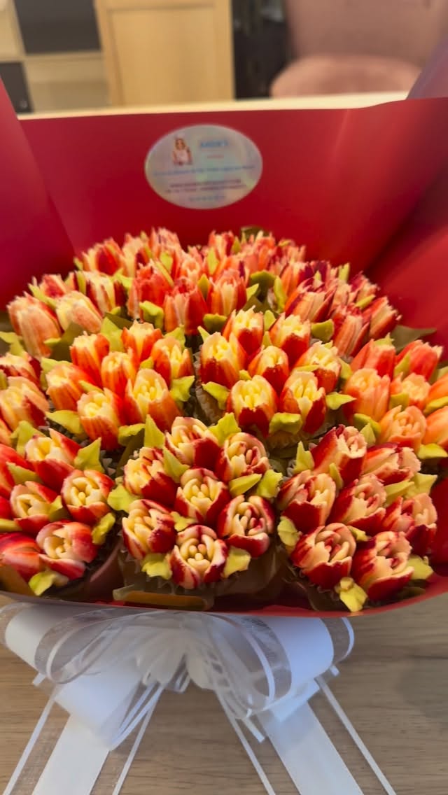 Bouquet de tulipes 🌷🧁
#cupcakesfleurs #angiescupcakes77 #patisserietrompeloeil #fleurscomestibles