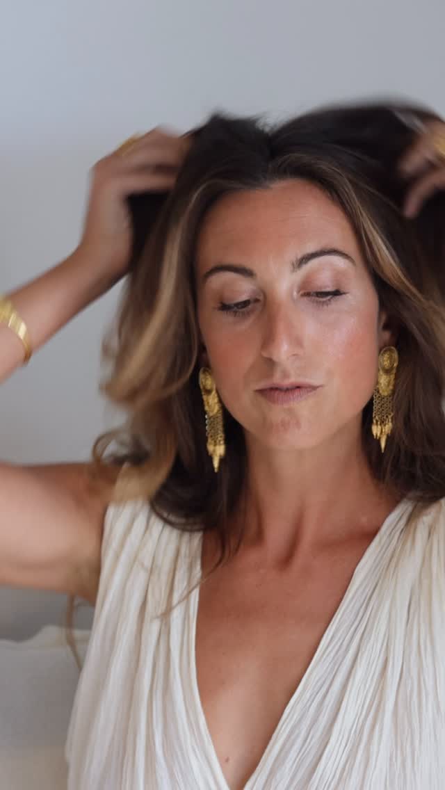 Gold softened by texture and time.
Worn Gold is a chapter of relic rings, sculpted hoops, and cuffs that feel collected over years.
Easy to wear, never ordinary.
#bohemianjewellery #byzantineinspired #jewellery #ancientmodern #chandracollections