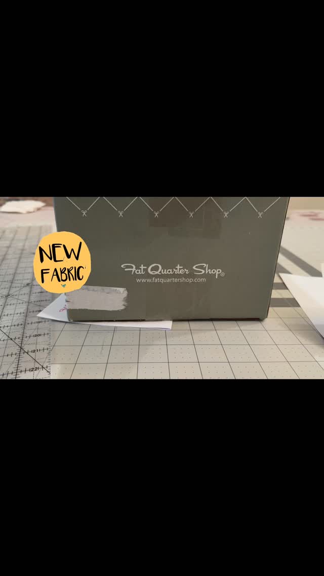 Big thanks to Andrea & the team @fatquartershop for going the extra mile to make sure I had my rush order in time! #rubystarsociety #happyquiltypeople #ogallalaquiltfestival
here I come, ready for class!