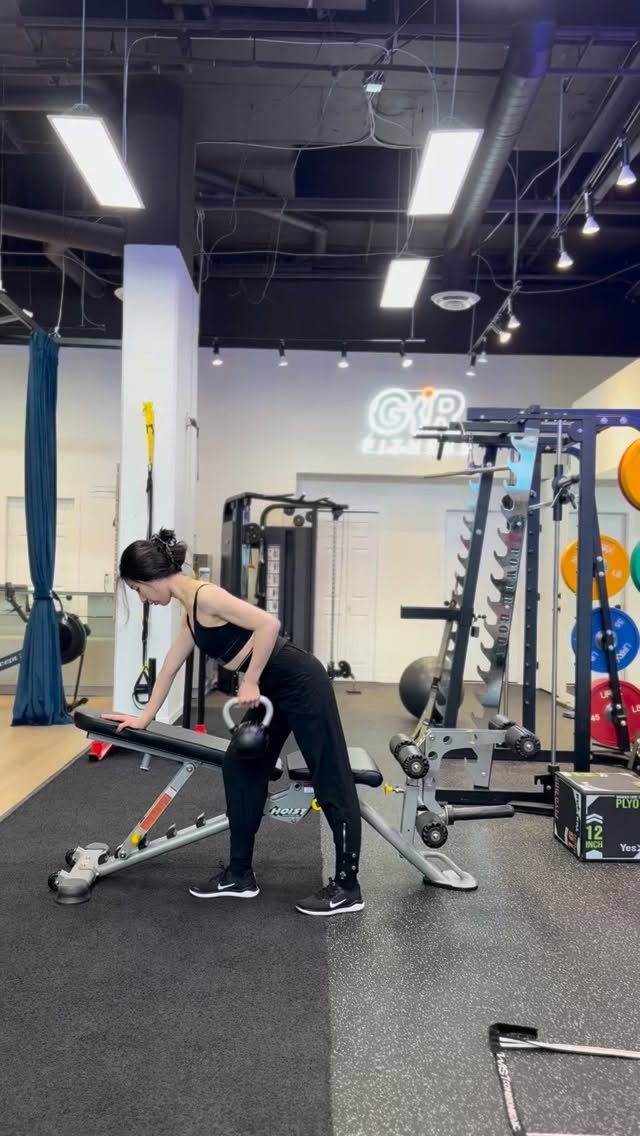 🔥A teacher who truly cares about her students and how she teaches…
also cares about how she moves.
Still training.
Still dancing.
Still learning her own body.
Because you can’t pour into others
from a body you’re not dialled into.
True passion shines through in the way she trains, moves, and the dedication of improvements + self-care.
@thankxiexie @avladance2026 @alexey_and_vlada_karaulov