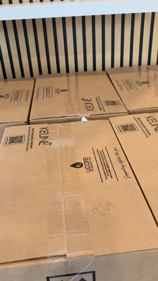 Come unbox our new an exciting addition to the salon ❤️📦✂️
#milbonhair #milbon #ames #iowa #unboxing