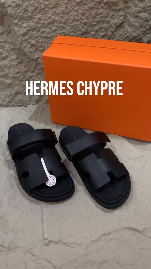 Everyone should have it this season ✨
600 AED / 60 OMR
www.amirashop.net