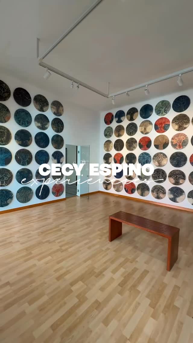 La cumpleañera ama el arte… así que en vez de hacer lo típico, cerramos una galería solo para ellos.
Literal, el espacio fue suyo por unas horas.
Mientras recorrían las obras, platicaban y convivían, Sabina estuvo preparando los cocteles y el ambiente se fue armando solo.
Lo más padre fue que no solo fueron a ver arte… también pintaron, se metieron en la experiencia, se rieron, brindaron.
Fue de esos cumpleaños que no se parecen a ningún otro.
Diferente, muy a su estilo, y rodeada de todo lo que le gusta.