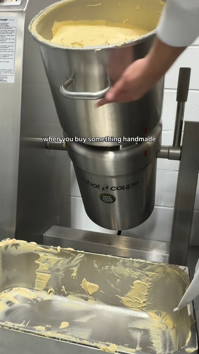 Lena never cut corners. Not on the extra virgin olive oil. Not on the tahini. Not on the time it takes to do it right. That’s still how we make it — and that’s never changing. 💛 #lenasdips