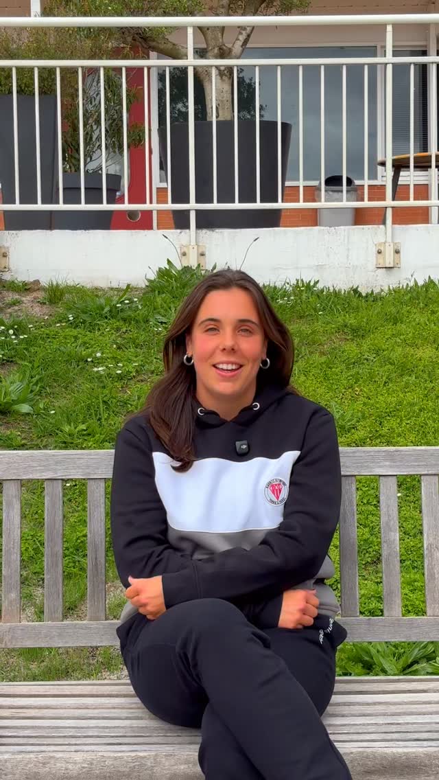 Portrait de Leire, joueuse en N1 🎾
Vous la connaissez sur les courts, mais aujourd’hui elle a décidé de s’ouvrir à vous. Sport, passion, quotidien... elle nous raconte tout !
Et dimanche, n’oubliez pas ! C’est la deuxième rencontre à domicile. On compte sur votre soutien ❤️🤍
#BiarritzOlympique #Tennis #ChampionnatDeFrance #PAYSBASQUE #nationale1