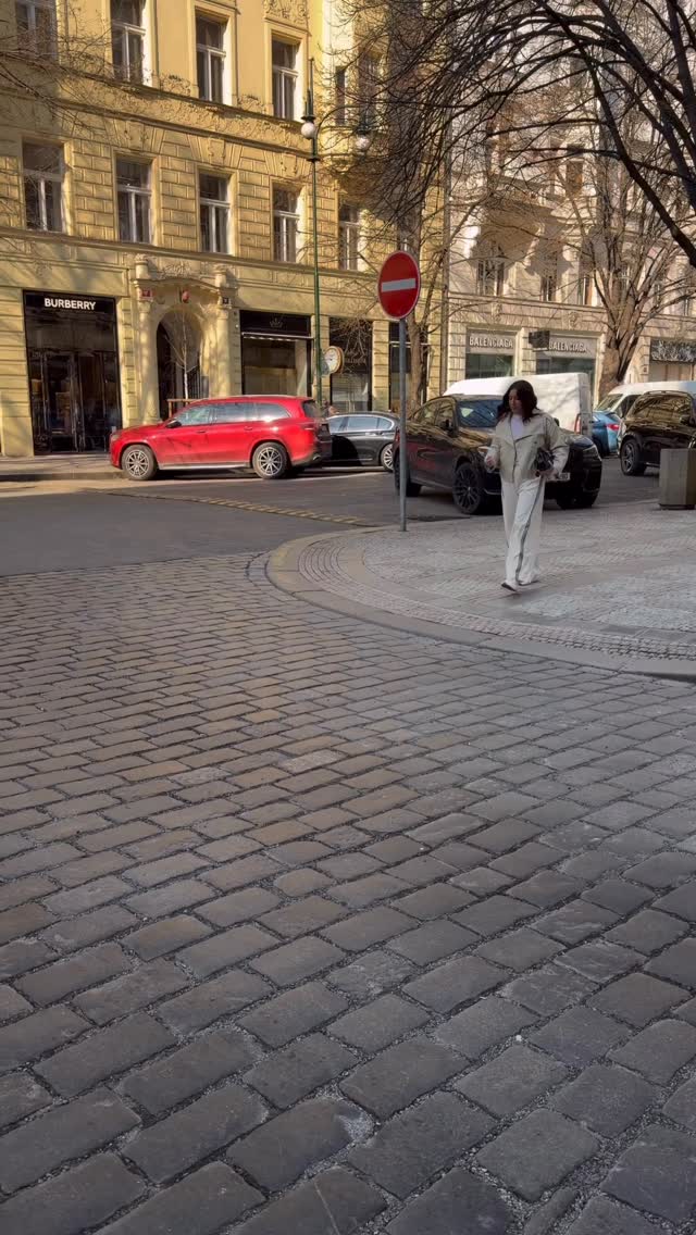 4 day week!!!! Happy Monday 🫶🏽