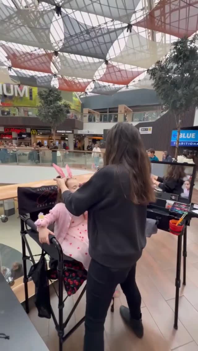 Thabk you to the camera crew that came in on Easter Monday 😋
,
,
,
,
,
,
,
,
,,
,
,
#glasgowfacepainter
#whatsonglasgow
#glasgowevents
#glasgowwestend
#facepainting