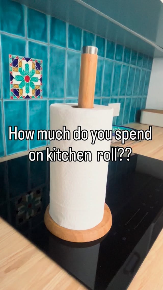 The average household uses 100 rolls of kitchen towels a year. That’s a lot of cut down trees. A lot of waste in landfill. And a pretty big expense!
These reusable sheets are a great alternative. They cling together naturally to form and roll and actually become more absorbent as they are washed!
It’s the nature of the fabric that allows them to cling together, so zero nasty chemicals washing away into the water systems. They are made from 100% cotton and look pretty on your worksurfaces too!
Wins all round 🙌
*reel shows a roll of reusable kitchen roll being swapped for disposable paper towels.