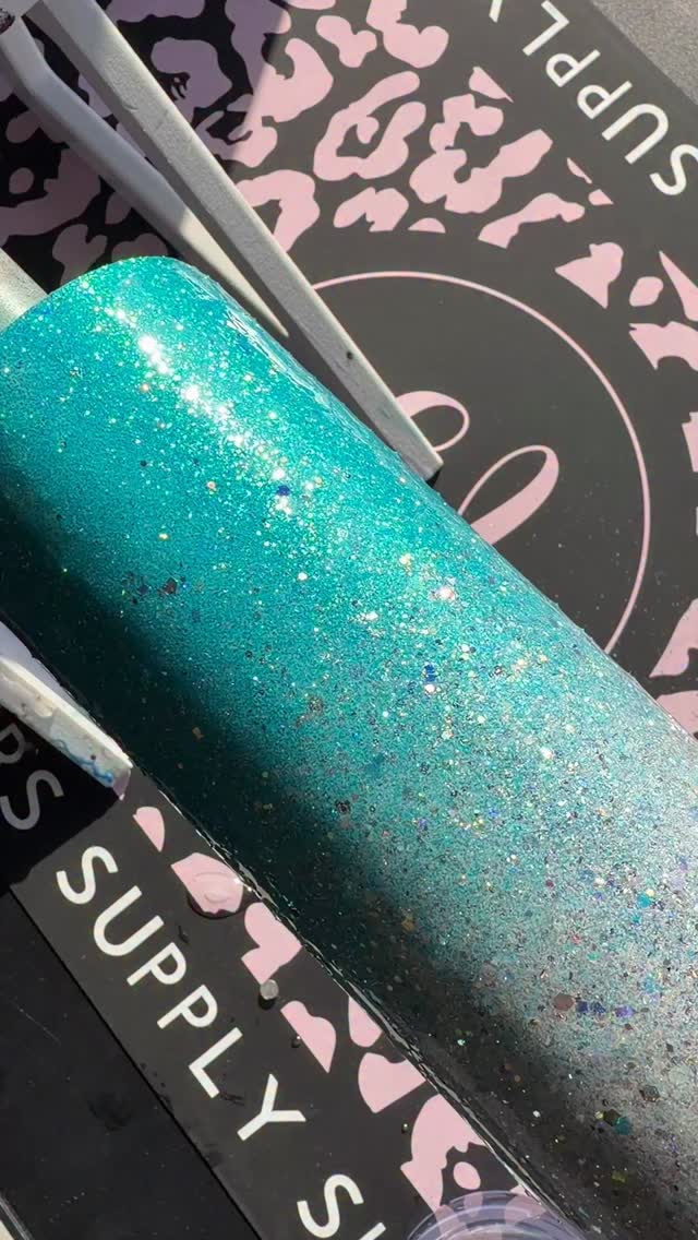 That first coat over glitter 😍😍 I heard a rumor about an epoxy sale tomorrow🫣🫣#flynnsistersepoxy @flynnsisterssupplyshop