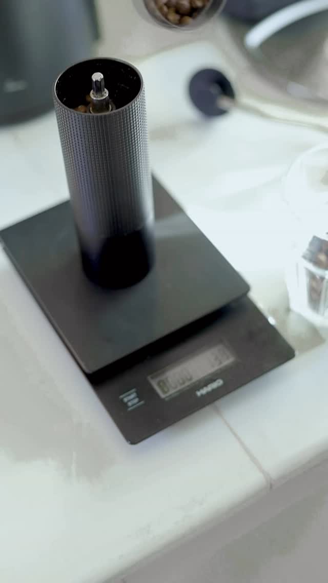 Some coffees are made. Others are crafted with precision, patience, and great beans.
#aeropress #manualbrew #specialtycoffee #coffeelovers #happyeaster