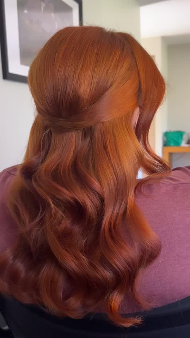 ✨ Found this gorgeous hair colour hiding in my camera roll and thought she deserved a spot on the grid !!!!
Your hair colour has such a huge part to play in the style you choose … looking for inspo pics in your ACTUAL hair colour is so important so this one’s for my fellow red heads ✨
Save for inspo 📲
#newcastlehairstylist #weddinghair #huntervalleyhairstylist #hairinspo #fyp