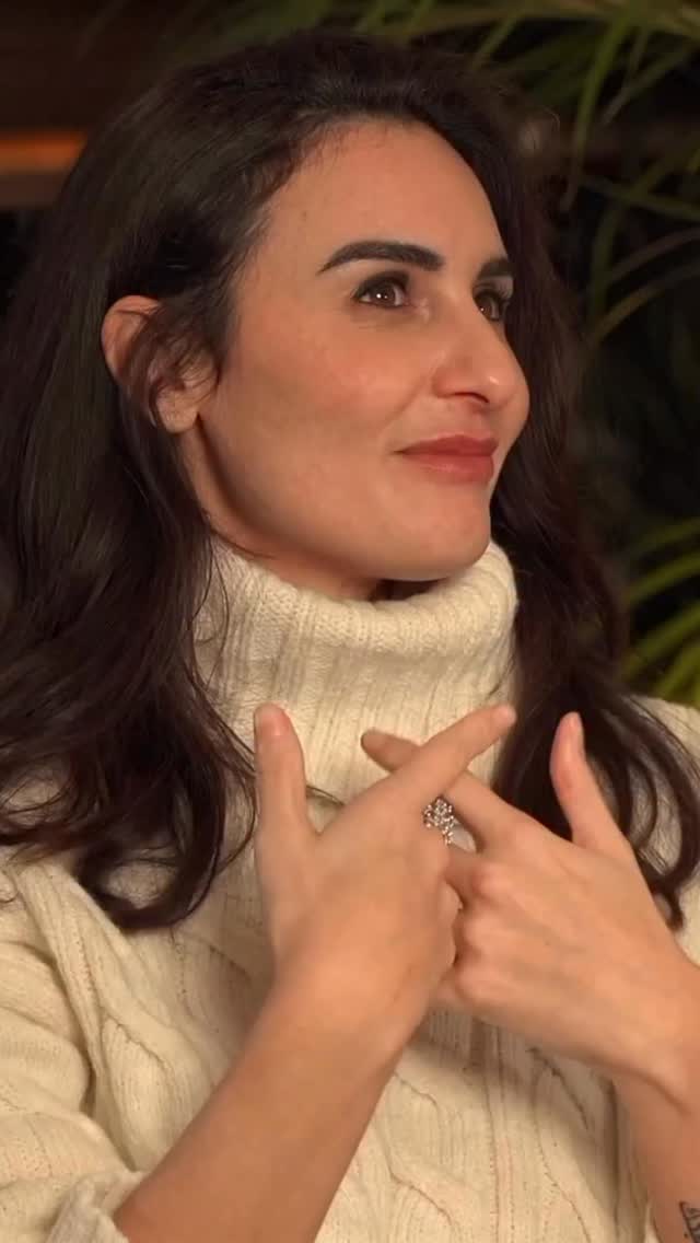 Un estratto dal mio podcast MantraVibes ✨
Ospite: @chantal_dejean
#yogaitalia #mantra #podcast #spiritualità #crescitapersonale