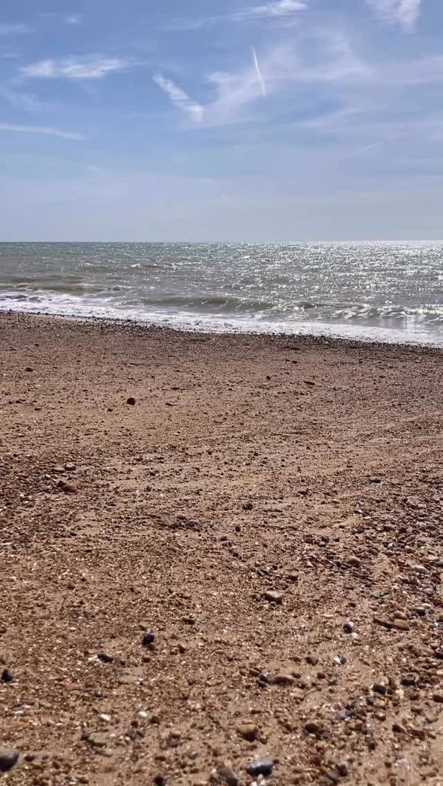 After a month in Bahía I am back in Brighton back online.
Next Sunday is our April Singing Circle. This video shares something special I’m bringing for this one.
Looking forward to singing together!
Link in bio!
#cacao
#singing
#love #music #voice