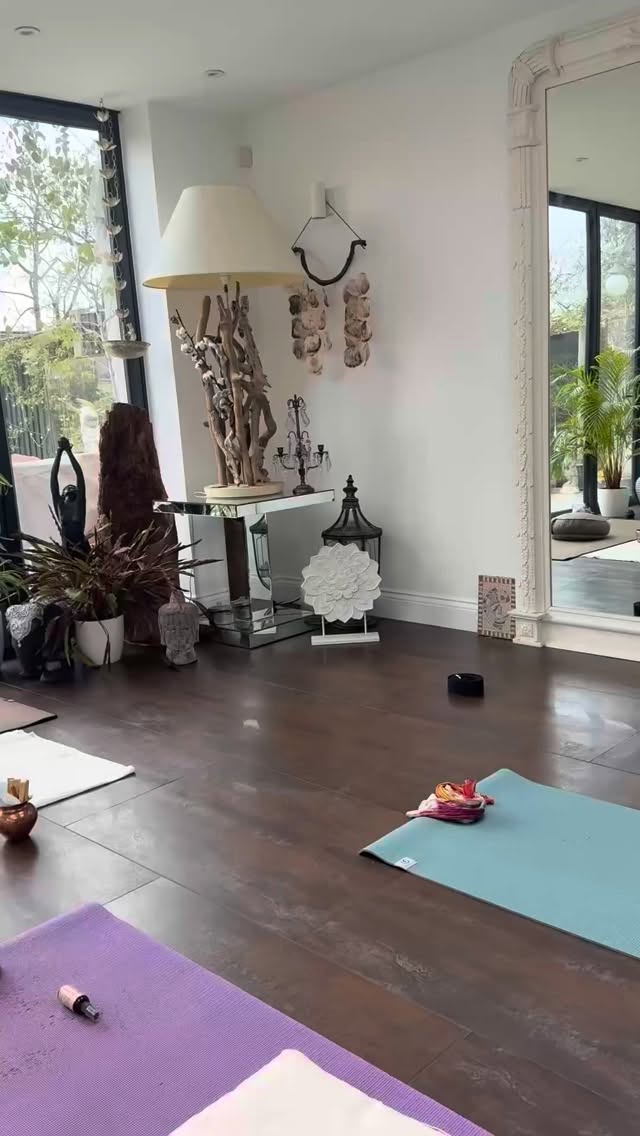 Join me for a one day Embracing Joy retreat on 25th April, 11–4, near Ally Pally, North London.
A gentle space to reconnect and embrace joy.
Message me for details or book via the link in my bio.
#LondonYoga #DayRetreat #YogaRetreatUK #NorthLondonWellness #RestIsMedicine