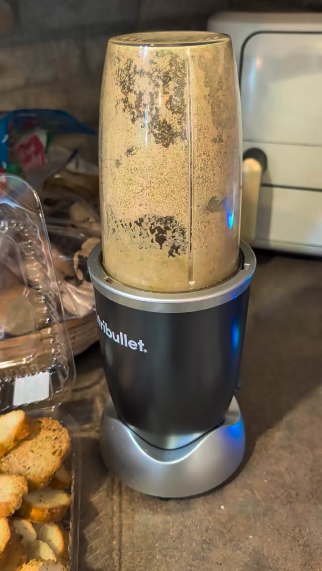 When you overbuy crostini for your When Goodbyes Begin book launch event, because you're Italian and that's what Italians do, you turn it into breadcrumbs for chicken cutlets and meatballs. 😂 🥖🇮🇹
#italiangirl #italianfood #booktour #readersofinstagram #whengoodbyesbegin