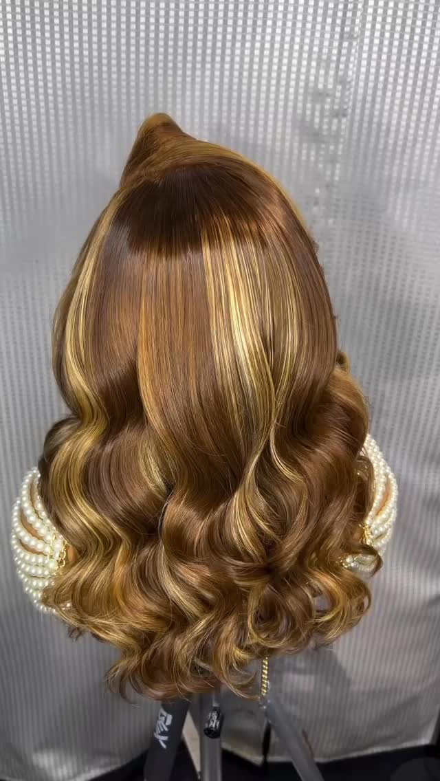 Perfect colour combo!
Available now!
Call or text 226-920-9752.
#readytowearwigs #pettiswigs #customwigmaker #customwigs