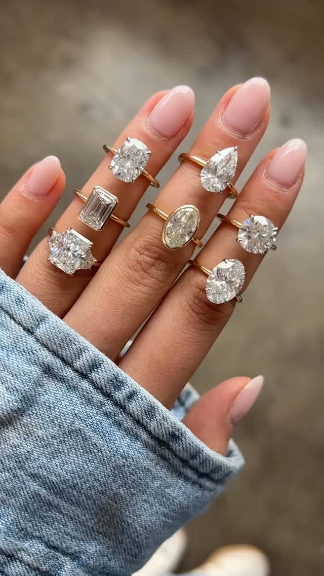 Shine bright like Diamondlab! ✨💎
Hayalinizdeki o yüzük belki de bu videoda bir yerdedir... 💫 Detaylar için DM üzerinden iletişime geçebilirsiniz.
#yüzük #kupe #kolye #bileklik #diamond suyolu tektas tektaşyüzük beştaş bagetpirlanta rings necklake nisanyüzğü💍 pırlanta labaratuvar labaratuvarpırlanta cvd gift hallowen istanbullabdimaond diamondlabistanbul