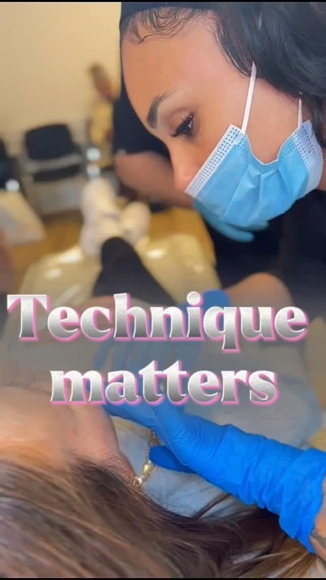 Micro education:
Different areas of the face require different injection depths.
This is why aesthetics is not just about performing a treatment — it’s about understanding facial anatomy, structure, and technique.
Correct depth and placement are essential for:
• safe practice
• effective results
• natural-looking outcomes
This is exactly what students learn during professional training.
📍 Training available in London & Watford
📩 Message us to start your journey
📲 07526 072 246
🌐 evliss-academy.co.uk
#facialanatomy #aestheticsacademyuk #aesthetictraininglondon #aestheticcareer #londonandwatfordbased