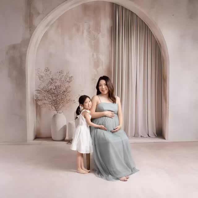 Maternity Studio Session #maternityphotoshoot #maternitysession #maternityportraits #maternityfamilyphotos #maternityphotos