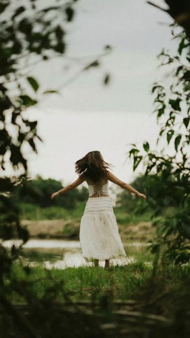 🌿Boho-Fächer Ohrringe in trendigen Farben🌈
Die neuen ✨Mirasol #ohrringe ✨sind so einzigartig wie du es bist 🌈🩷
Einzelstücke 💫
💛💚💙💜 jede Farbe gibt es nur einmal
welche Farbe sorgt bei dir für #gutelaunevibes 🤗🙂↔️
Du bist genau so verliebt wie ich? Dann schau gerne in meinem Shop vorbei und sichere dir deine Lieblingsfarbe 💖
Den Link :
findest du in meiner Bio ✨ in meiner Story✨ oder später in den Highlights 🏷️ Shop ✨
Und jetzt wünsch ich dir einen super schönen Ostermontag und freu mich auf dich auf meiner Website 🫶🏼💜💙💚💛
Herzliche Grüße
Katharina 🌿💝