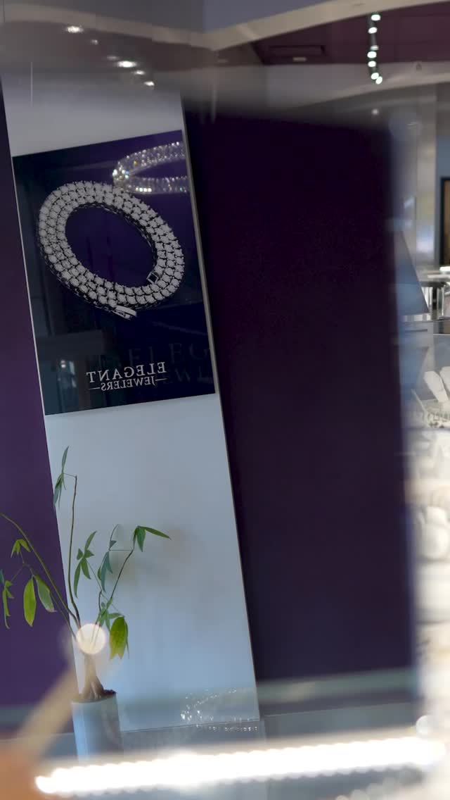 This isn’t just a band—it’s a lineup of brilliance. Each diamond hits different, but together? Untouchable shine.
Clean. Loud. Timeless.
#DiamondBand #LuxuryJewelry #NYCJeweler #diamondsareforever