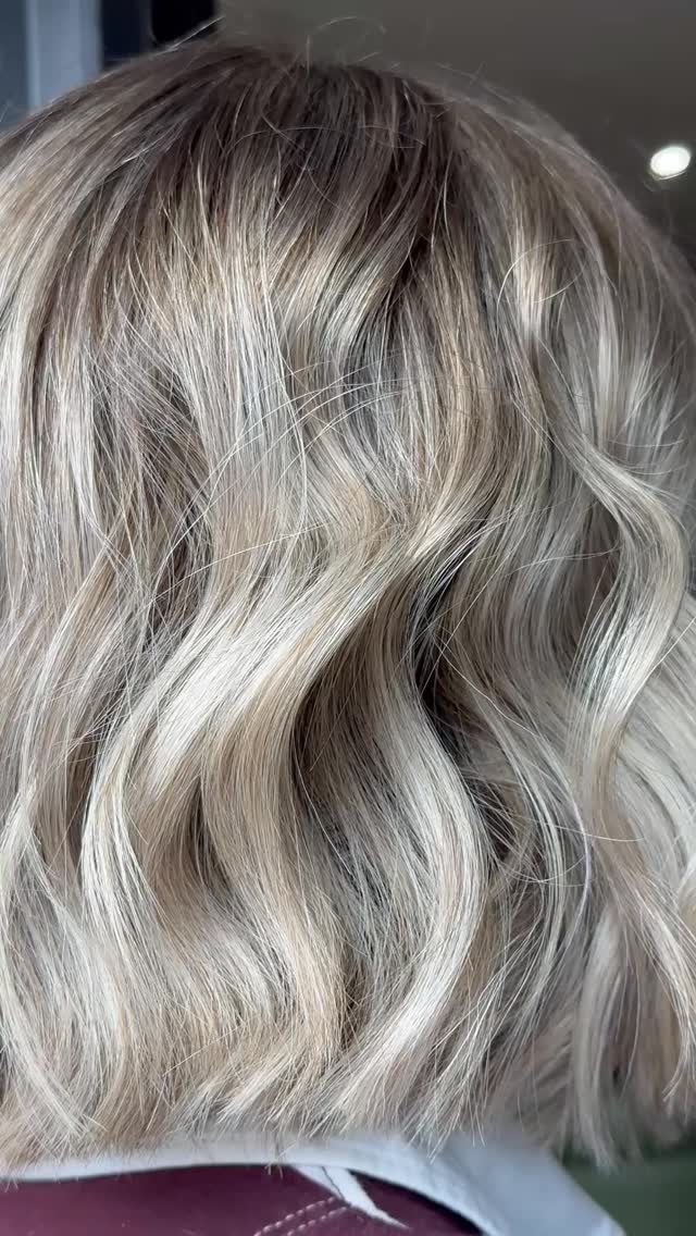 Have you been hunting for a salon that can achieve the perfect blonde bob ? Look no further 😍😍😍
Our girls know exactly how to deliver and help you maintain this
This beautiful colour and cutting work is by Georgia 🤍
To book your appointments you can follow the link in our bio and book via our website or call us when we return on Tuesday 🤍
#blondeghair #bobhairstyles #curlyhair #quornsalon #loughboroughsalon