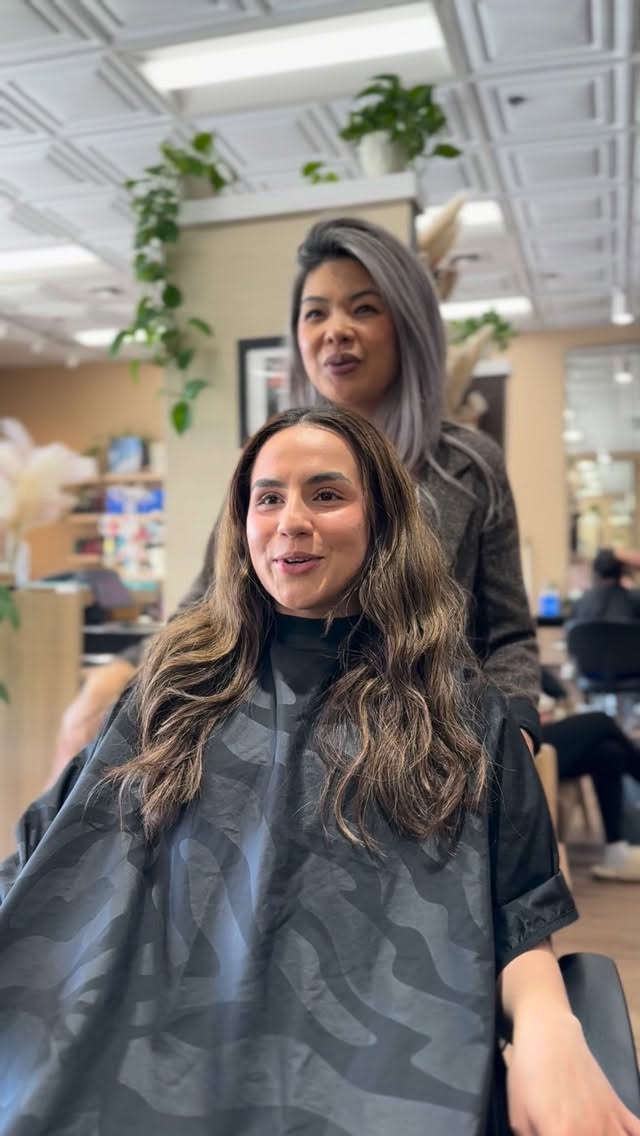 Life paused. Hair done. Confidence raised. ✨ Because sometimes you gotta stop and prioritize yourself before everything else. 🤍
.
.
.
.
.
#artehairstudio #rentonwa #bellevuewa #salonreels #salonhair