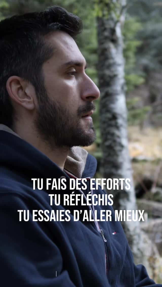 Tu fais des efforts.
Tu réfléchis.
Tu essaies d’aller mieux.
Mais ça ne change pas vraiment.
Alors tu te dis que le problème, c’est toi.
Que tu n’en fais pas assez.
Que tu devrais être plus fort(e).
Mais ce n’est pas ça.
Le problème, c’est que tu essaies d’avancer sans te sentir en sécurité à l’intérieur.
Et sans cette base, tout finit par retomber.
💁🏻♀️Et toi… tu forces ou tu comprends ?
#securiteinterieure
#confianceensoi
#developpementpersonnel
#blocage
#epanouissement