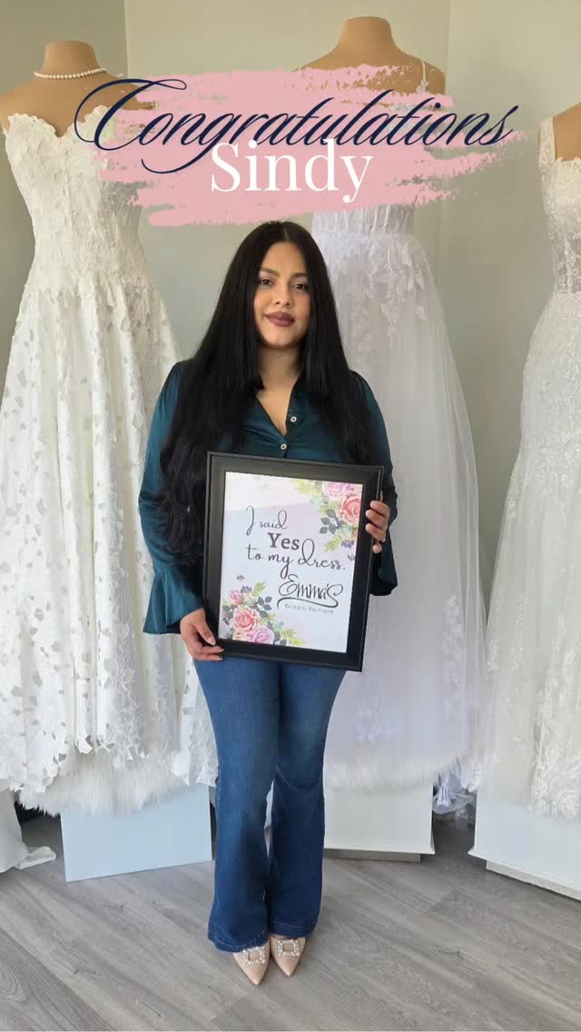 Congratulations our gorgeous bride Sindy.! She said "Yes to the Dress".! YAY.! Destination wedding here we go.! ✨️🍾🥂🎉💐