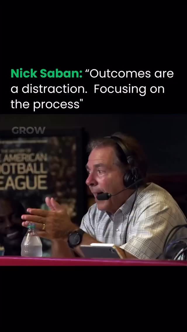 š¹THE PROCESSš¹
Outcomes will pull your focus away from the present moment. The process is what actually moves you towards your goals.
Lock into the work. The result will handle itself.
Follow @findjoeflow for more mental game tips š§
⢠⢠ā¢
from @simplyougrow
#nicksaban #athletes #mentaltraining #sportstips #controlthecontrollables