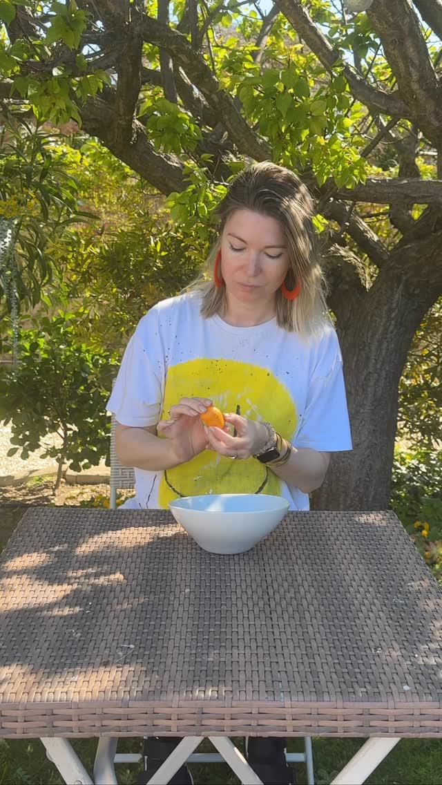 š„ š« š¼ When life gives you a Kinder surpriseā¦
Crack the egg, and keep the magic alive.
Iāll give more details about this piece full of vintage kinder surprise in my next newsletter. Comment āKinderā below to receive it along with my latest blog about how keeping your inner child alive extends time.
Happy Easter Monday š£
#katvandal #eastermonday #kindersurprise #kinderegg #flowerart