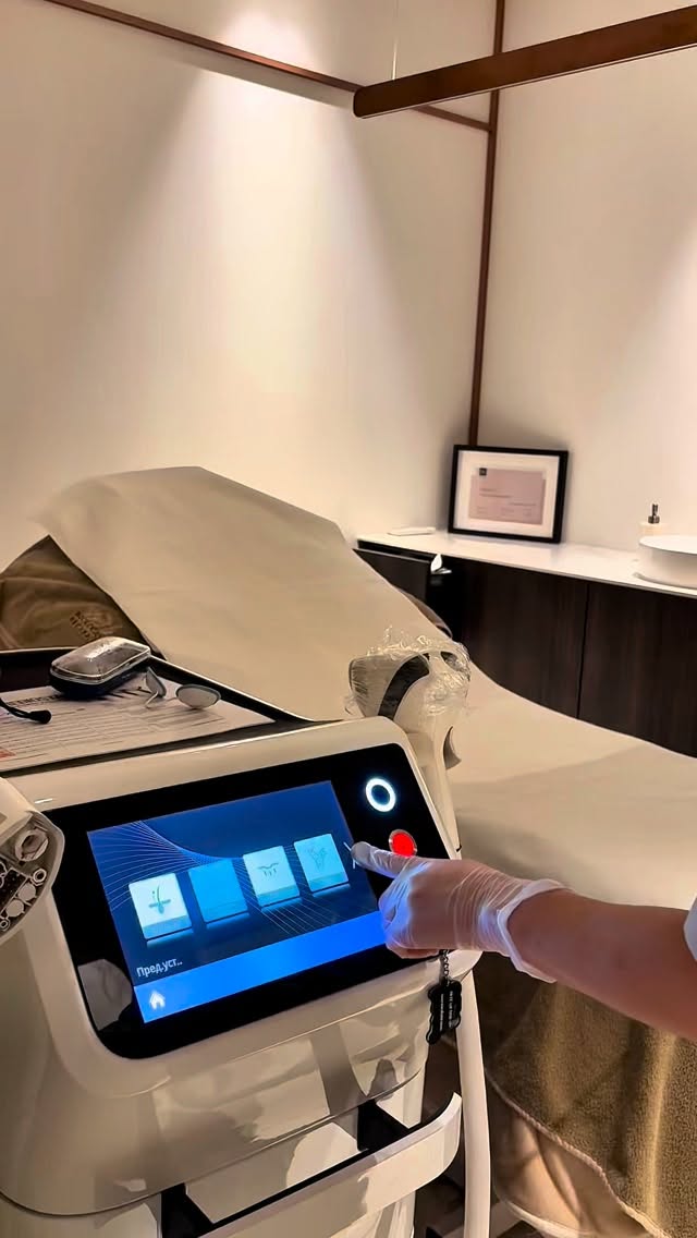 Still dealing with stubborn acne?
Using our Mediostar laser, we treat acne deep within the skin to support long-term skin clarity.
Curious if this treatment is right for you? We’re here to help 🤍
#schoonheidssalon #beautysalonantwerpen #acnetreatment #laser #antwerp