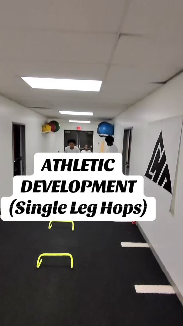 Most game movements happen off one leg.
Single leg hops help develop power, balance, stability, and body control which are all key for quicker first steps, better change of direction, and improved jumping ability.
Looking to get your team in for some training.
Let us PROfect Your Game!
#Pro #Training #Basketball #sports
#strength