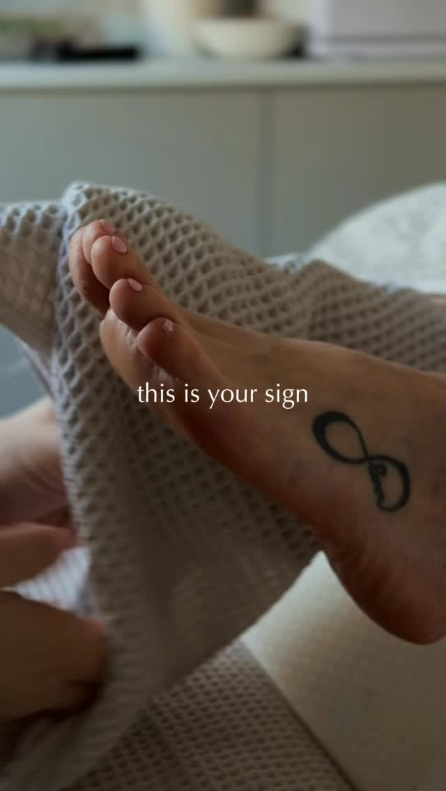 We’ve taken relaxation to the next level ✨
Introducing Top to Toe, the perfect fusion of Japanese Head Spa & Reflexology. A package designed to fully reset your mind and body. From deep scalp relaxation to pressure point therapy, this is your ultimate escape from stress.
Because you deserve more than just a treatment… you deserve an experience 💆🏼♀️
Use code REFLEXOLOGY for a saving when booking 🤍