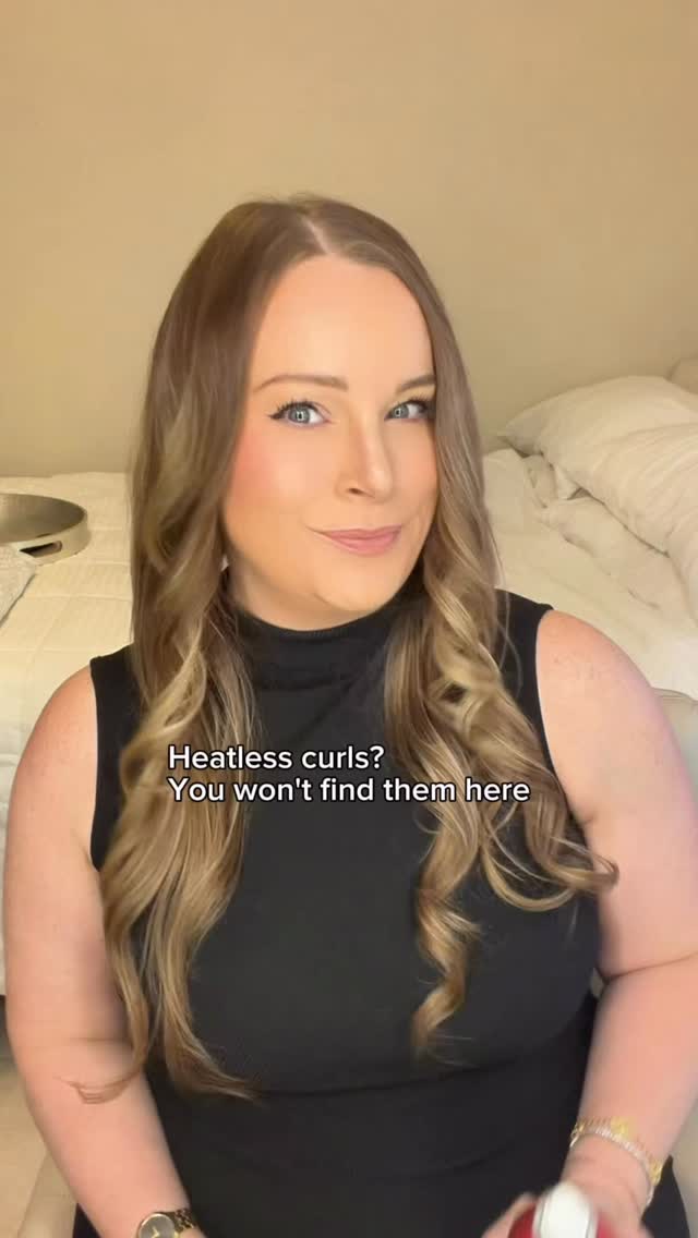 Heatless curls? Who is she?
I respect the heatless curl girlies but I know who I am. Curling iron girl forever, stylists can you relate?
Follow for real life styling tips from a pro. 💇♀️
#hairstyling #haireducation #hair #hairtips