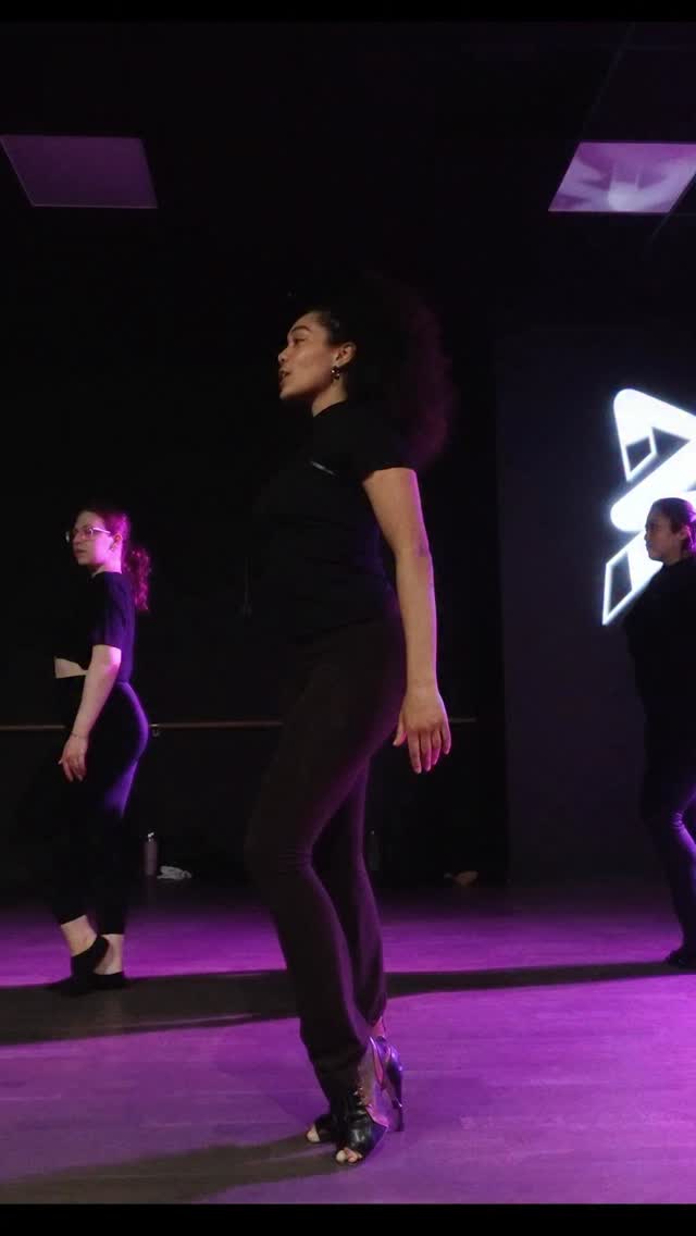 Heels with Ashaa, Tuesdays 19:10
No experience needed!
Join us via link in bio
📍Svetsarvägen 13, Solna Business Park