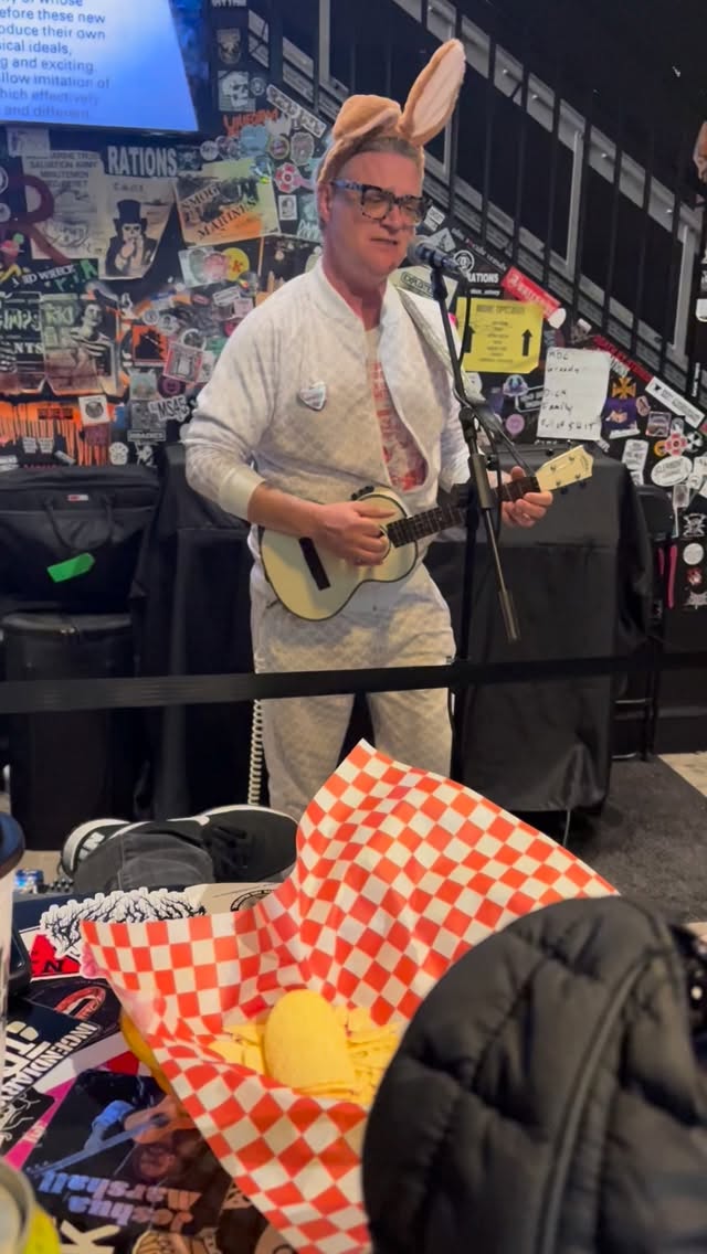 @s_alfredslawson performing at @threestarpunkbar at @thepunkrockmuseum