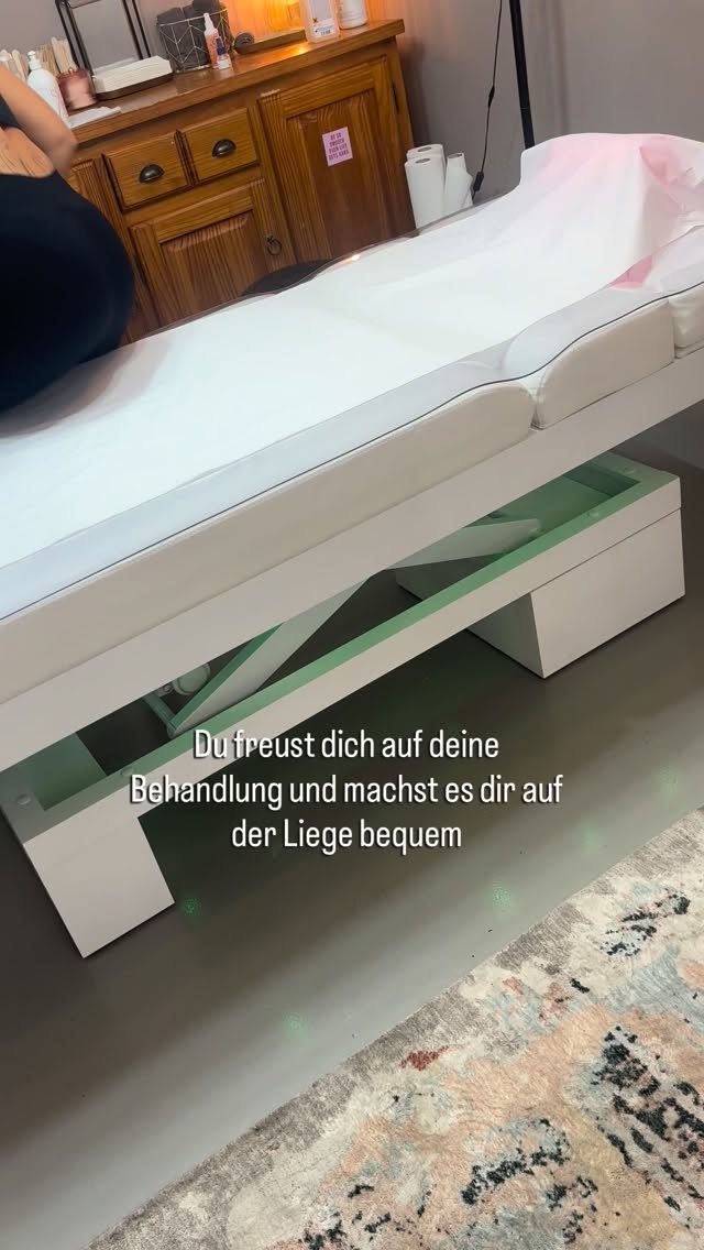 Na wer kennt‘s 😉 du hast einen wundervollen Job im Beauty Bereich, aber die eigenen Behandlungen lassen gern auf sich warten 🥲🥰
.
.
.
.
#tigerlilywaxing #comedyreels #fun #berlin #laserhaarentfernung