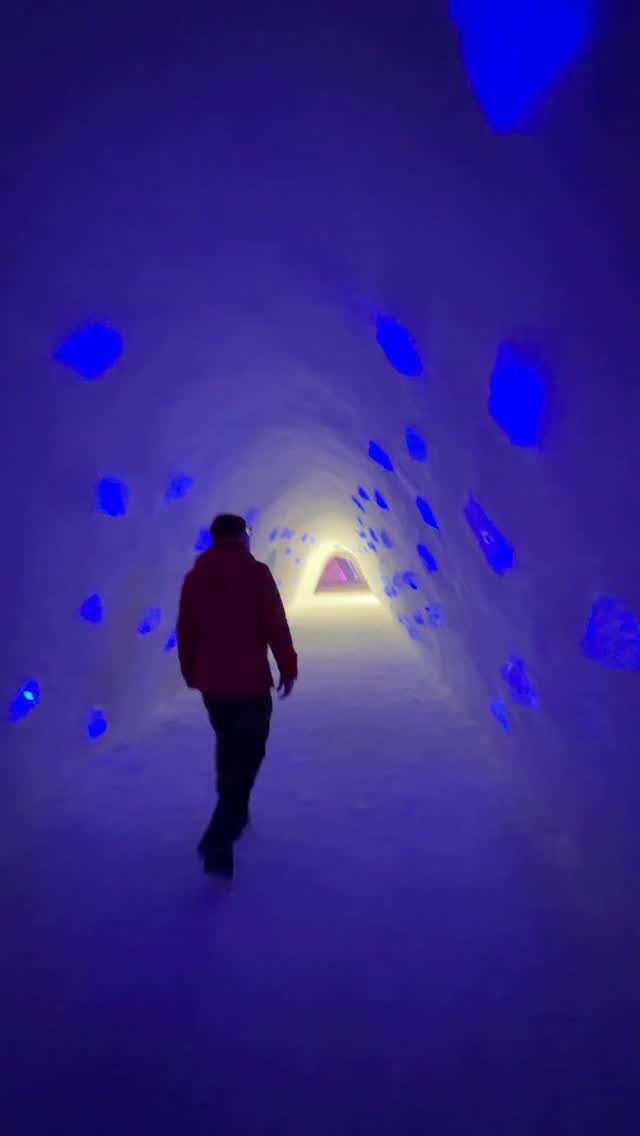 Snow village is located only 40 minutes drive from Levi. It’s built with snow and ice. Last year exhibition was my absolute favourite. Visiting it always makes us smile. See more in our stories from today.
#visitlapland #lapland #finnishlapland