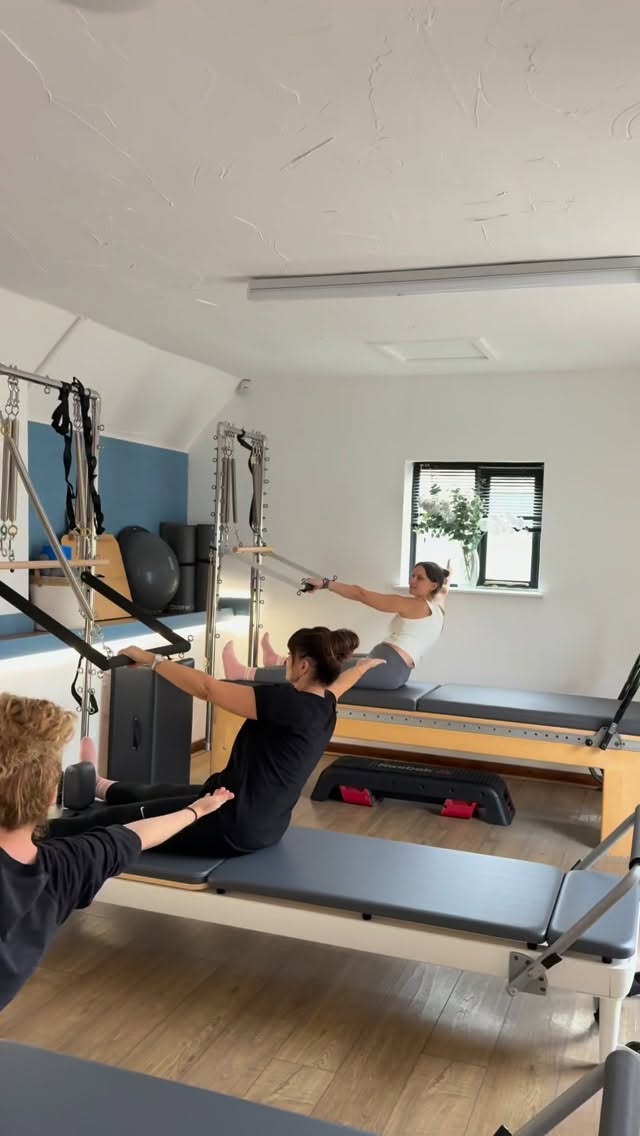 Pilates gives you the time to think about your body, reconnecting with your muscles and re aligning you mind.
#pilates #reformer #reformerpi̇lates