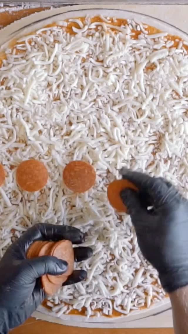 Why choose one topping when you can have them all? ๐๐ GAPCo Supreme Pizza brings the perfect mix of meats, veggies, and melty cheese in every slice.
Order now โ gapc.co
.
.
.
#greenvilleavenuepizzacompany #gapc #supremepizza #pizzaislife #pizzalover DallasTexas PizzaCompany