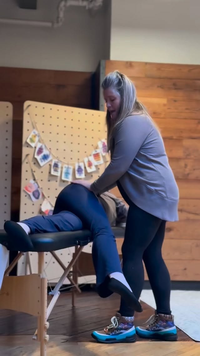 Side lying release is a comfort measure that can be used during pregnancy and labor to help with pelvic mobility and ease discomfort. Give it a try and let us know what you think! This is not advised if you are experiencing hyper-mobility. Learn more techniques like this in our childbirth education classes. Virtual dates coming soon!