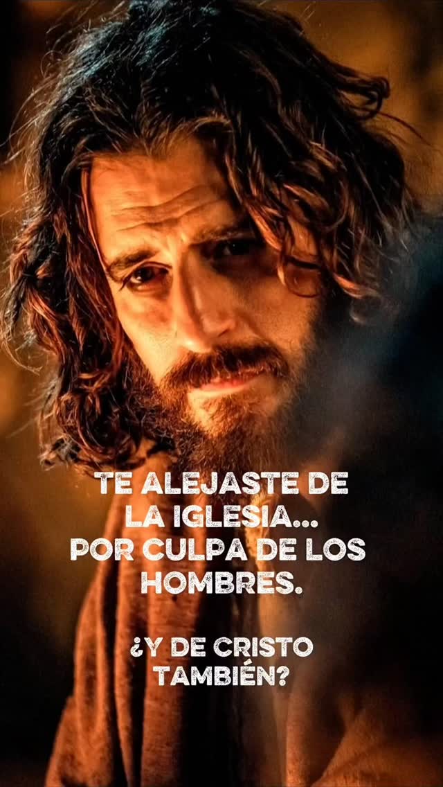 A veces decimos: “Me alejé de la Iglesia porque la gente no da ejemplo”.
Y es verdad… muchos fallamos, muchos juzgan, muchos hieren.
Pero la Iglesia no es un lugar para perfectos. Es el lugar donde los pecadores encuentran misericordia.
Cristo no murió por una Iglesia sin errores, murió por nosotros, con nuestras caídas, con nuestras incoherencias, con nuestras heridas.
Si te alejaste por los hombres, no olvides que Cristo también vio traición, negación y abandono… y aun así amó hasta la cruz.
No mires solo la debilidad humana. Mira el amor de Cristo.
Porque incluso hoy, con nuestras miserias, Él sigue llamando. ✝️
#católico #catolica #iglesiacatolica #fe #Jesús