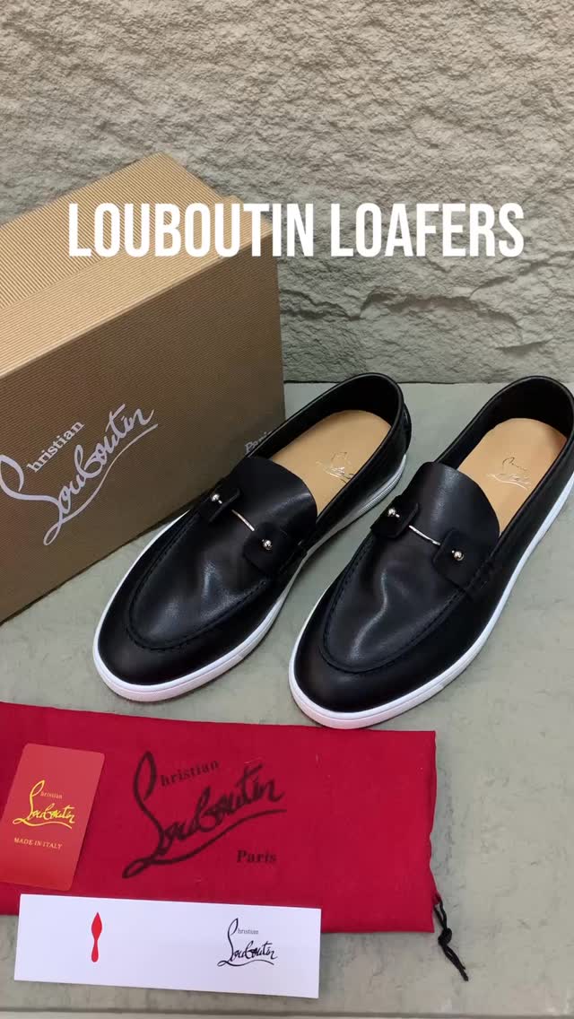Must-have this season ✨
Best-selling loafers
800 AED / 80 OMR