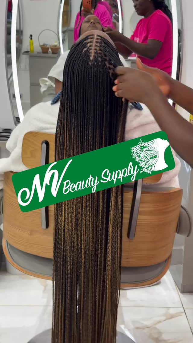LONGEST 😱 BEST QUALITY 🤩 Hair in Senegal 🇸🇳 Want these amazing braids? Call us or message us today!
